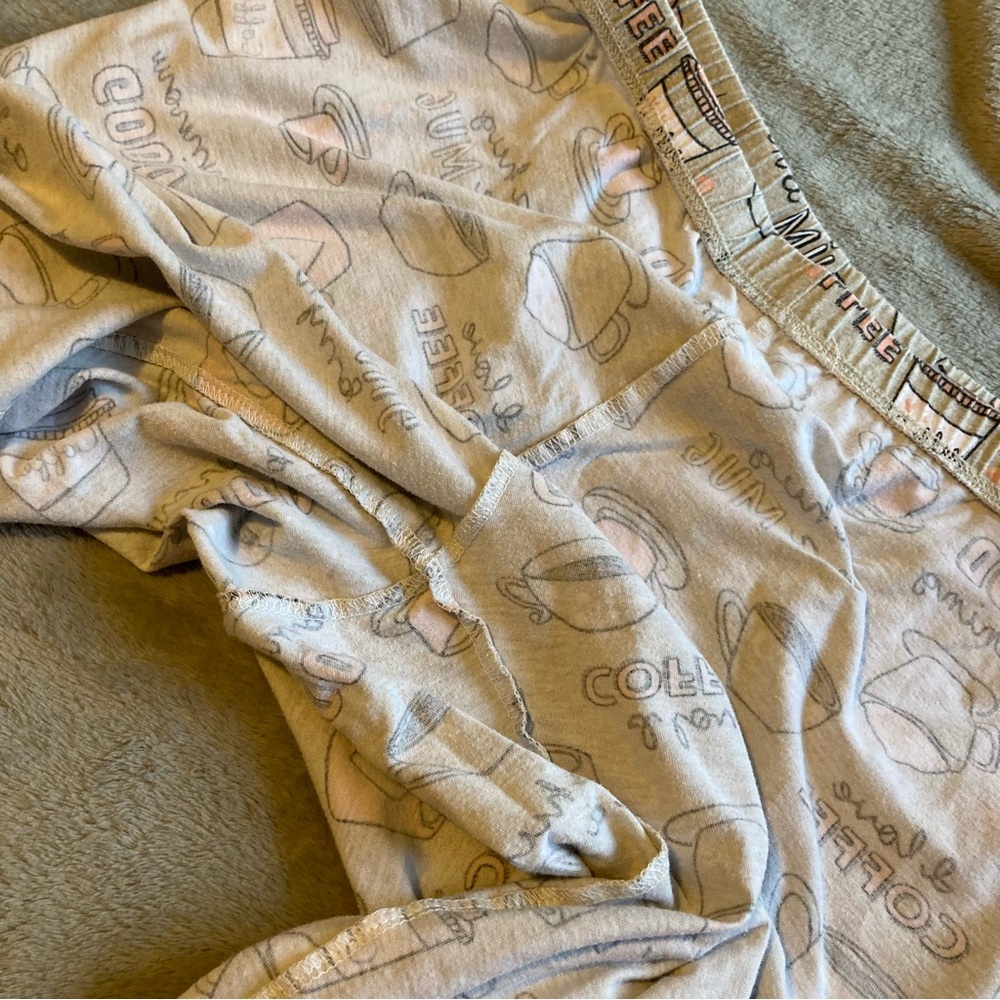 Enjoy Night Coffee Print Pajama Set in Dove Grey, Pink, and White‎ | Capri Pants - Picture 8 of 15